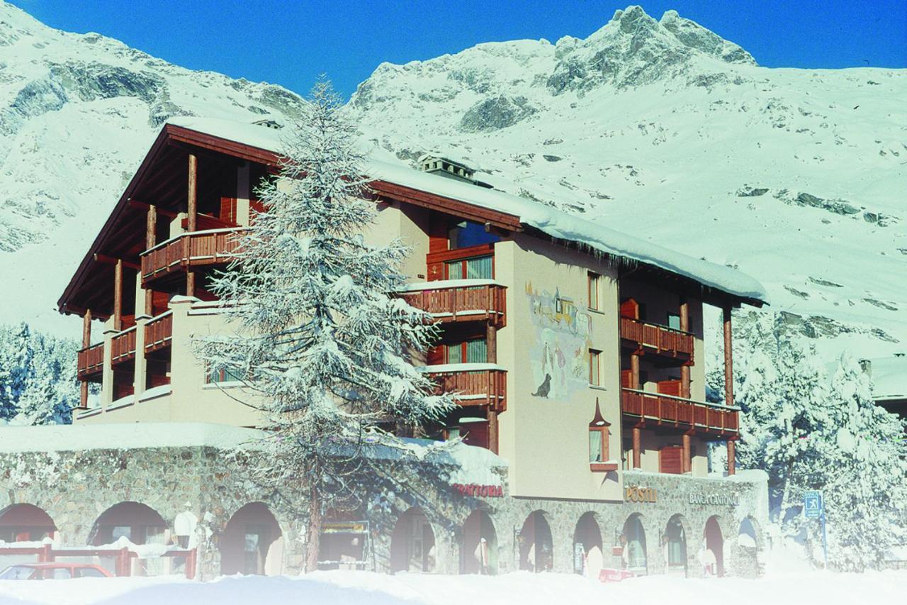 Hotel Poestli Малоя Екстер'єр фото